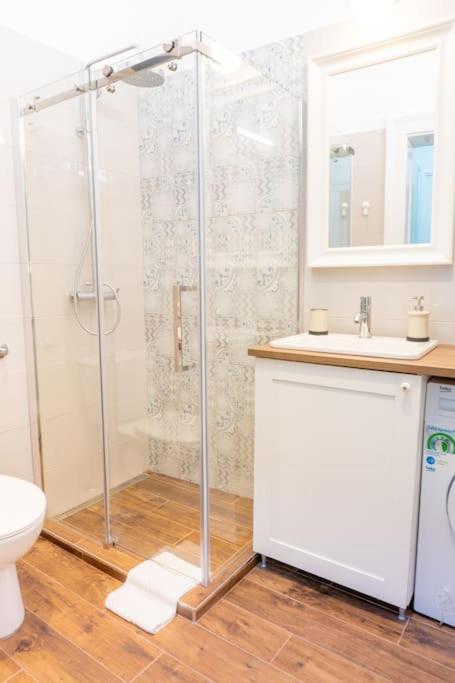 Central And Comfy 2Bdr Apartment Near Parliament بلغراد المظهر الخارجي الصورة