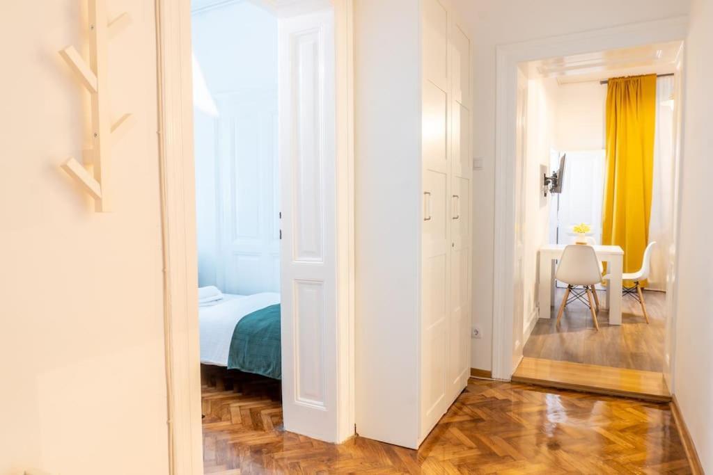 Central And Comfy 2Bdr Apartment Near Parliament بلغراد المظهر الخارجي الصورة