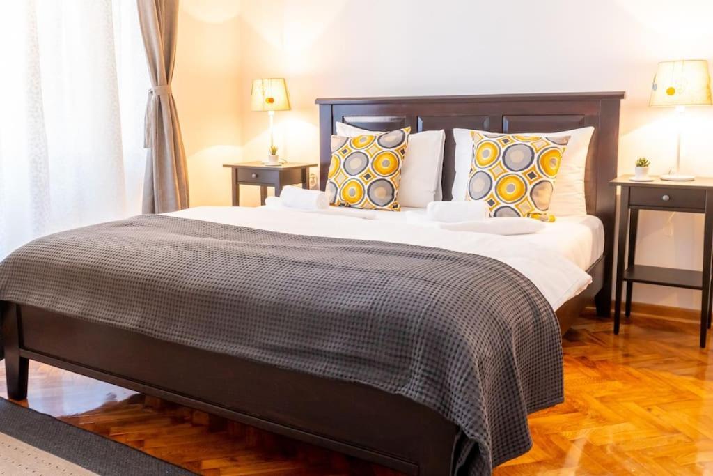 Central And Comfy 2Bdr Apartment Near Parliament بلغراد المظهر الخارجي الصورة
